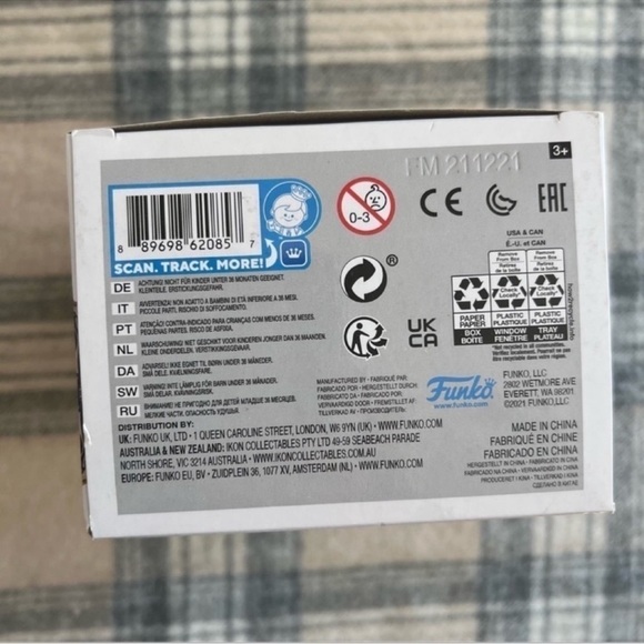 Netflix The Witcher Yennefer Funko Pop #1210 - Picture 4 of 6